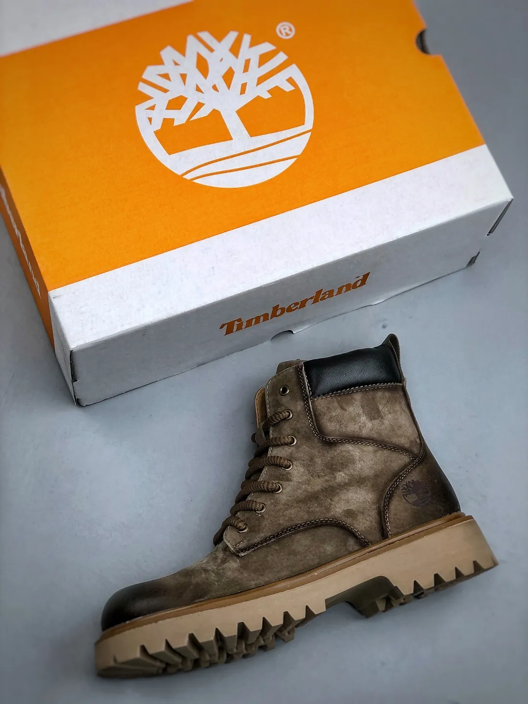 Local 💰640 supports store opening new goods 🚀 #Timberland Timberland/Timberland new autumn and winter products essential outdoor leisure rhubarb boots series for autumn and winter #Guangdong Dachang quality original box original packaging fashion trend matching fabrics made of Italian 🇮🇹 top matte fine-grained cowhide lightweight outsole with anti-odor and anti-corrosion genuine leather latex insoles from outsole to hardware are made from OEM raw materials Same as the original Goodyear's never-opening glue process. Good products don't kill pigs. The quality of the first order is strictly controlled. Exclusively released on the entire network. The quality is beyond doubt. The full set of official website unified packaging gives you a perfect wearing experience. The quality is exquisite and durable. A must-have for sportsmen. Specializes in not looking handsome. High-quality feet feel first-class. This winter, it is specially used for outdoor cold protection. Daily casual matching. Size: 38-44 (leather shoe size)